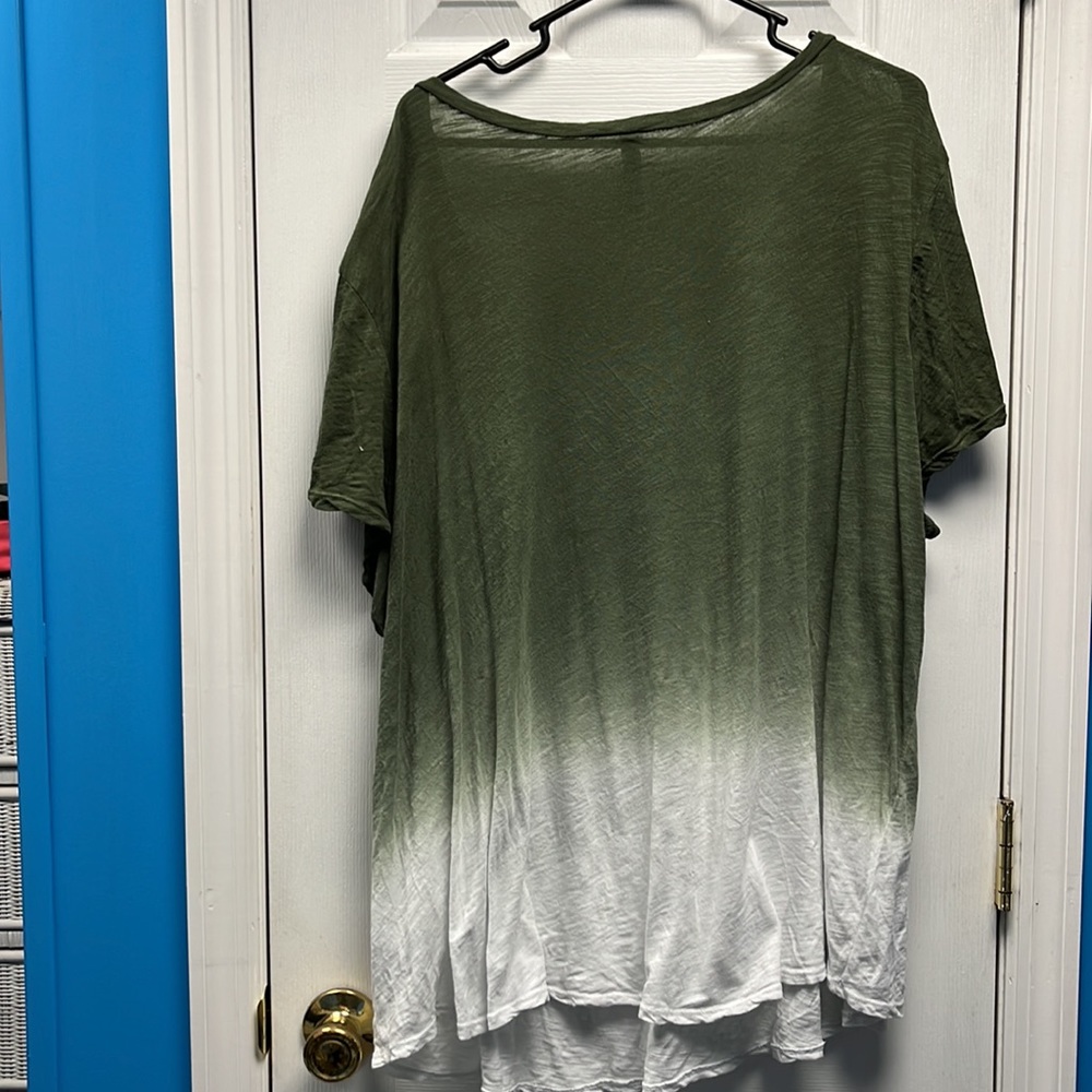 Torrid Top🌿 - Picture 3 of 4
